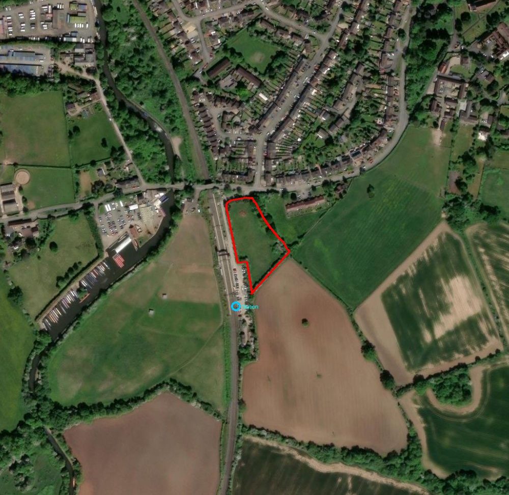 Satellite view of the sample site south of Station Road, Alvechurch, with the plot outlined in red